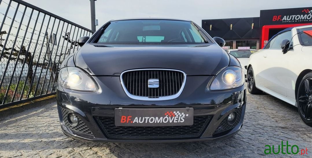 2011' SEAT Leon Sport photo #4