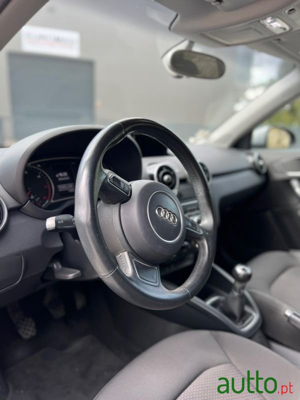 2016' Audi A1 Sportback photo #5