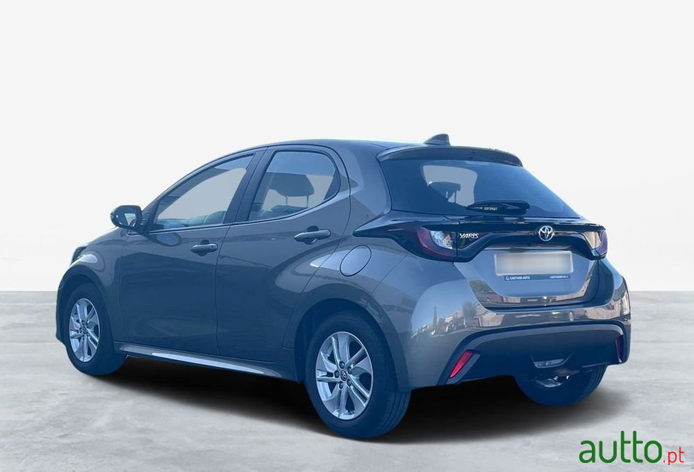 2023' Toyota Yaris photo #3