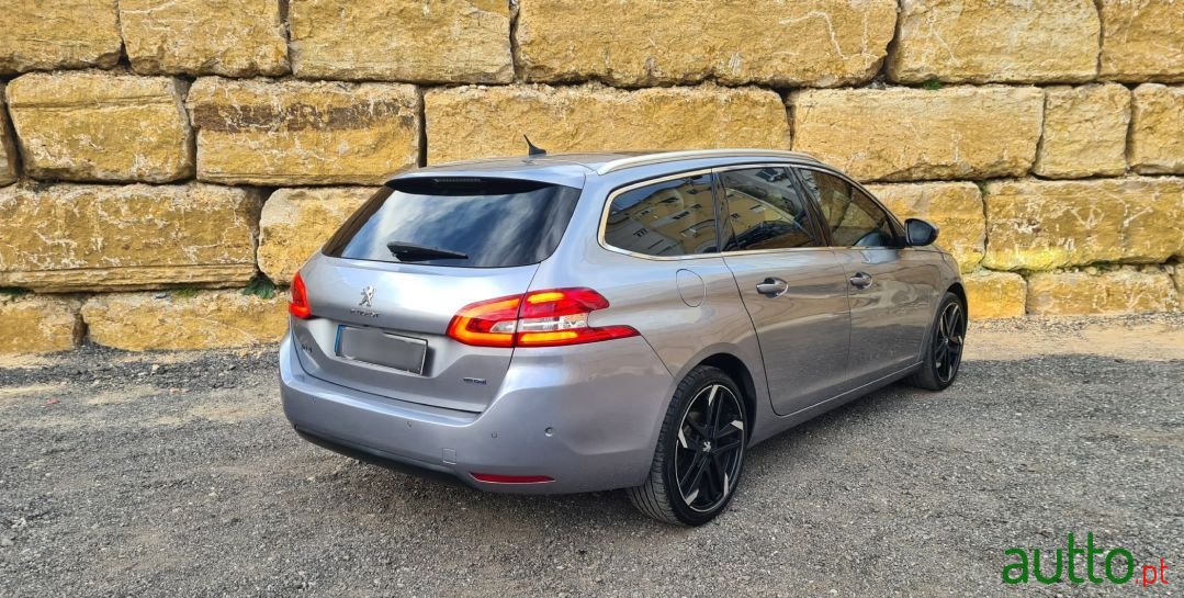 2015' Peugeot 308 Sw photo #2