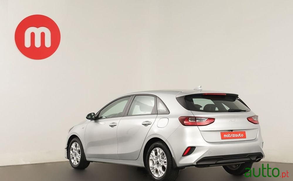 2022' Kia Ceed 1.0 T-Gdi Sport photo #3