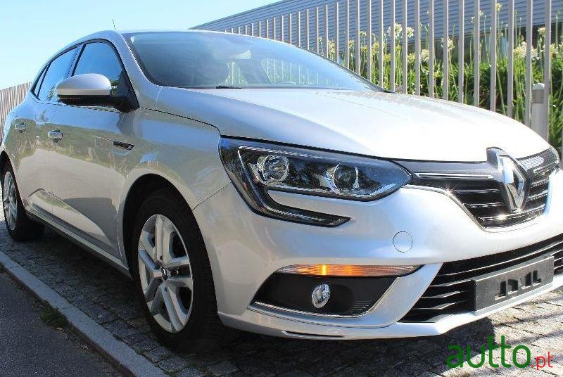 2016' Renault Megane 1.5 110Cv photo #2