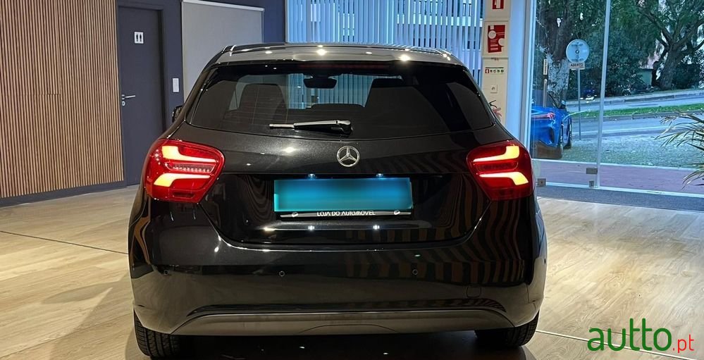 2017' Mercedes-Benz Classe A D Urban photo #5