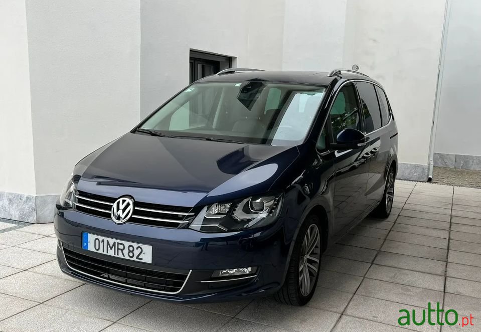 2012' Volkswagen Sharan photo #1