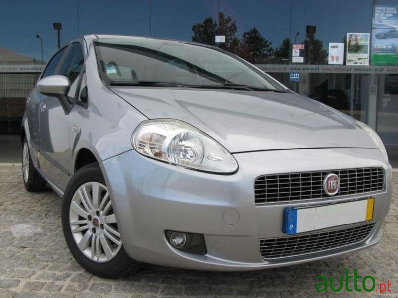 2009' Fiat Grande-Punto 1.2 Free 280 photo #1