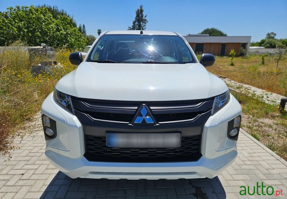 2021' Mitsubishi L200 photo #2