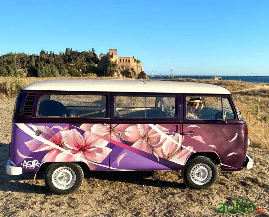 1974' Volkswagen Type 2 photo #2