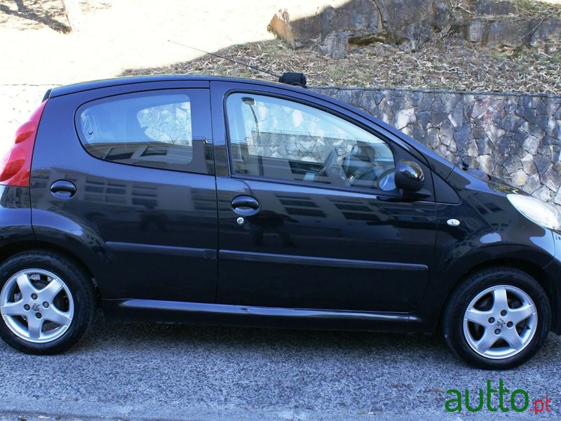 2010' Peugeot 107 photo #4