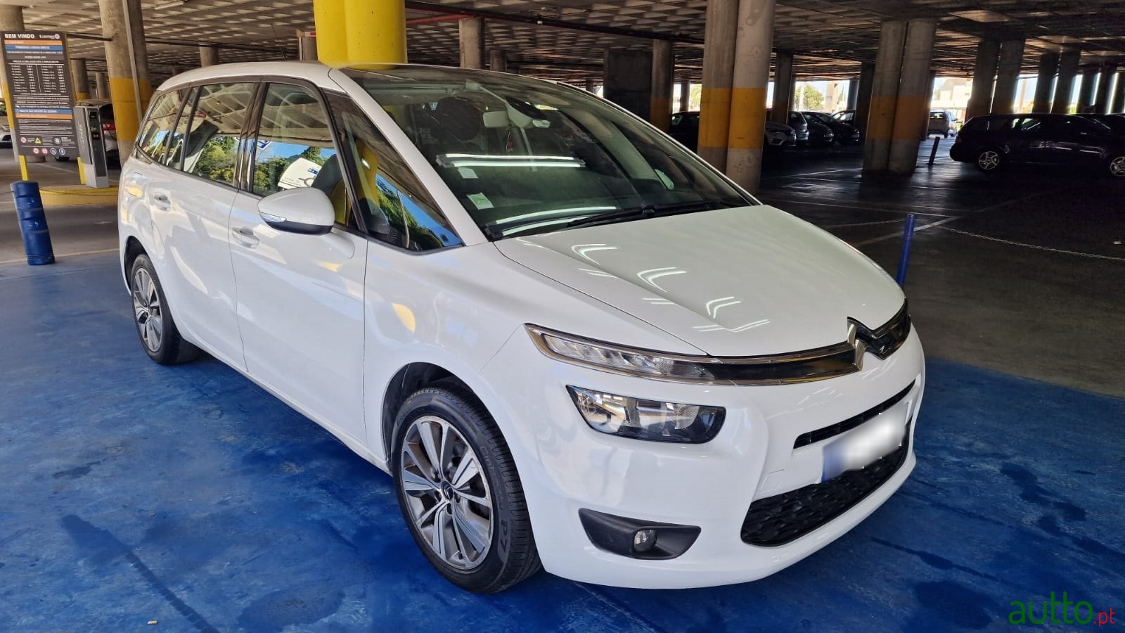 2016' Citroen C4 Grand Picasso photo #4