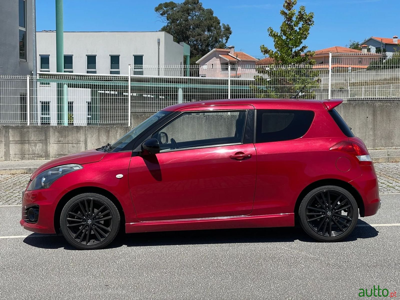 2012' Suzuki Swift photo #2