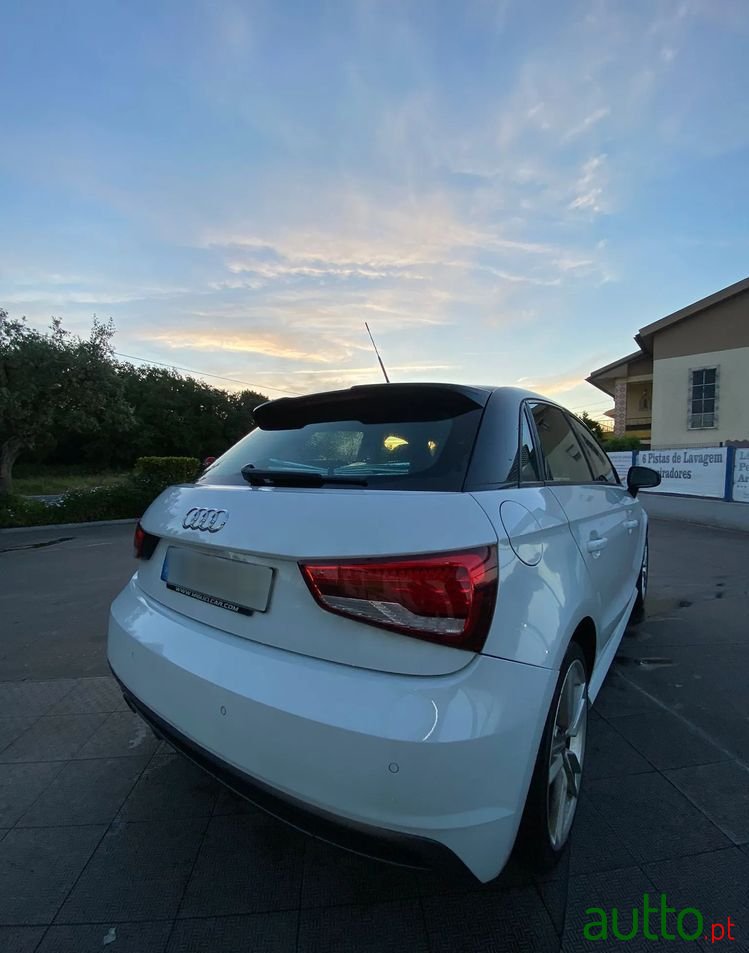 2016' Audi A1 Sportback photo #2