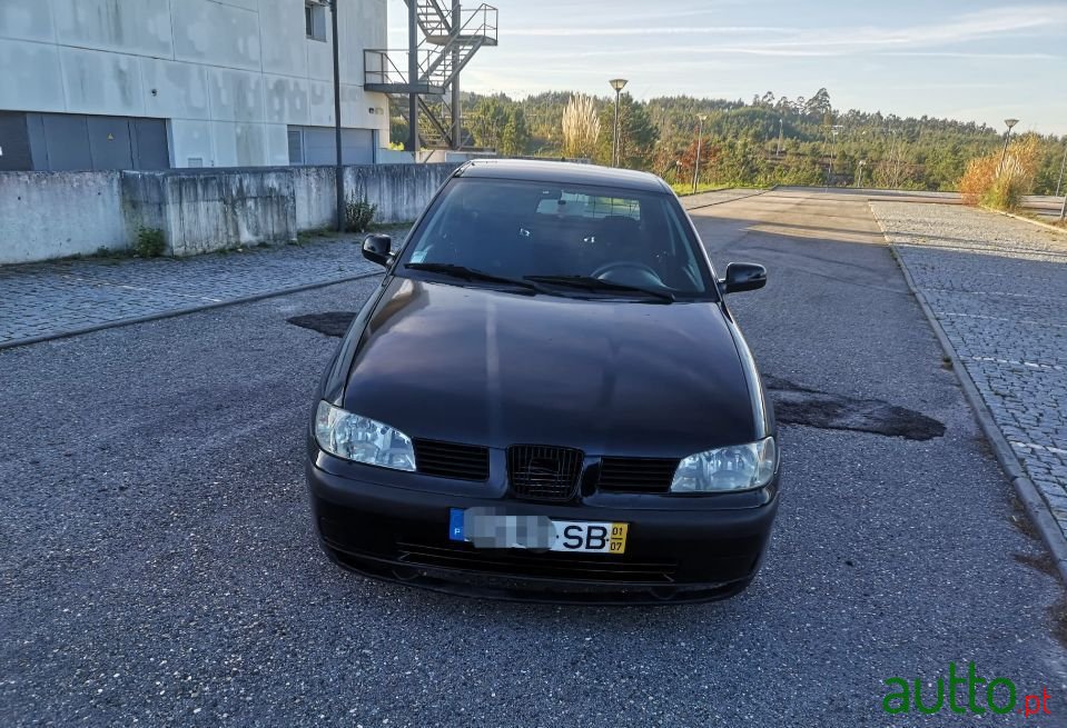2001' SEAT Ibiza Sport photo #5