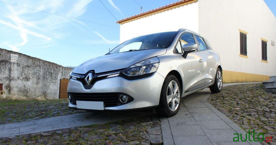 2015' Renault Clio Sport Tourer photo #2