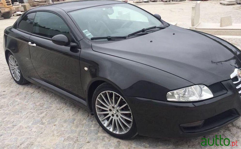2005' Alfa Romeo GT photo #1
