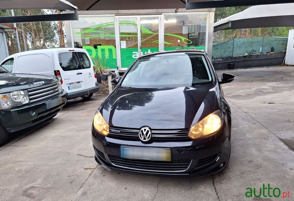 2011' Volkswagen Golf photo #1