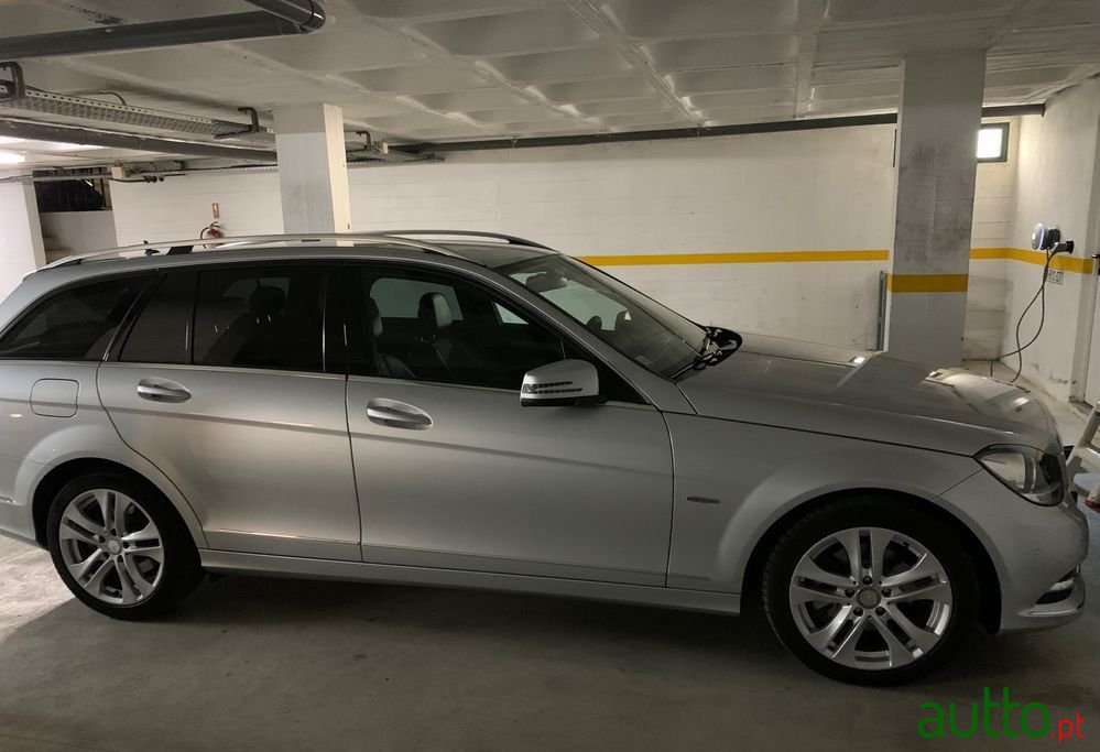 2012' Mercedes-Benz C 220 photo #2