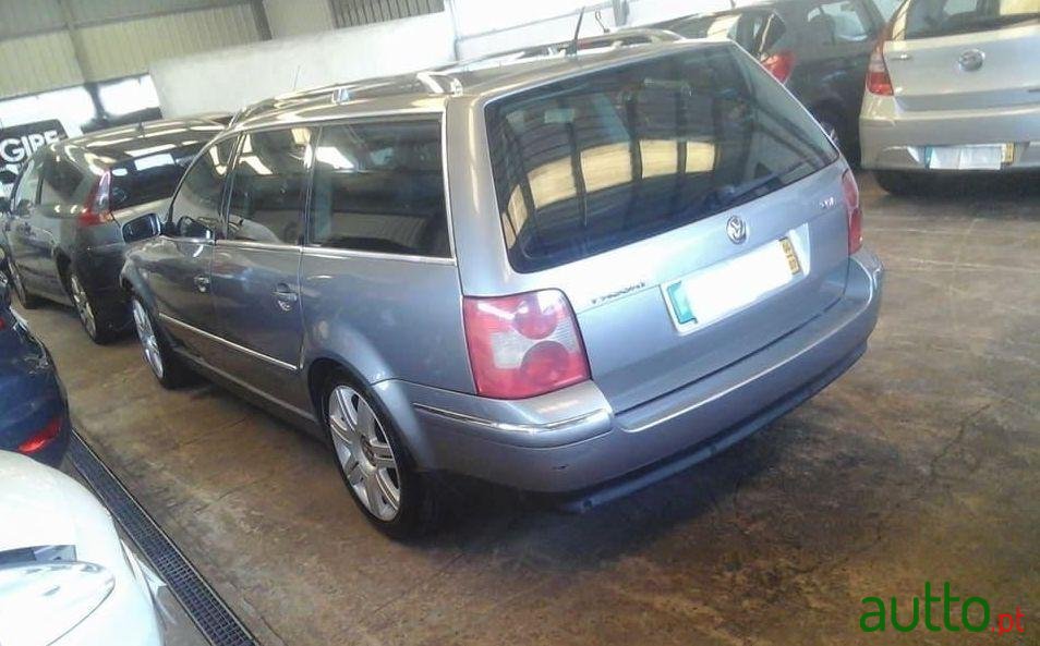 2003' Volkswagen Passat Variant photo #4