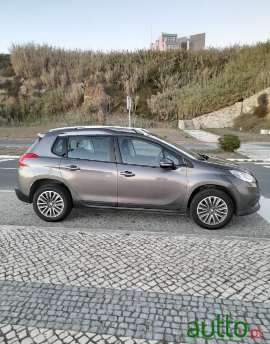 2014' Peugeot 2008 photo #1