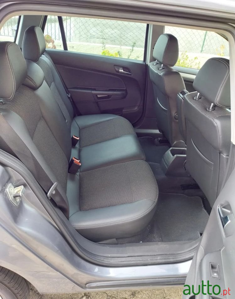 2006' Opel Combo Tour 1.3 Cdti photo #4