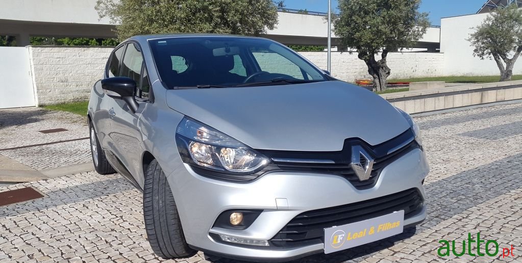 2019' Renault Clio photo #3