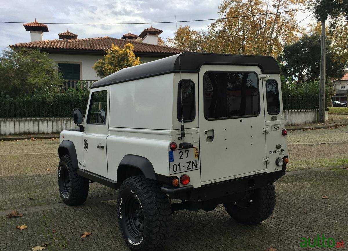 2005' Land Rover Defender 90 td5 photo #2