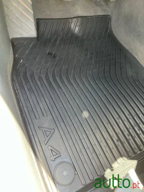 2013' Audi A4 Avant photo #6