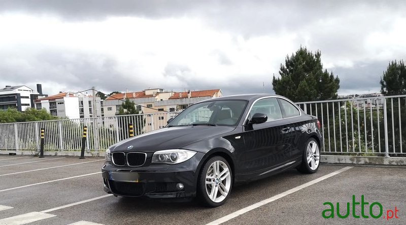 2011' BMW 123 D Coupe photo #1