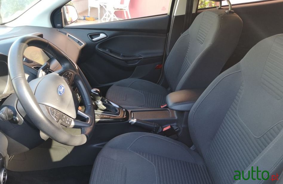 2016' Ford Focus Sw photo #3