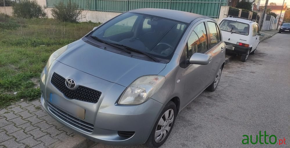 2007' Toyota Yaris photo #4