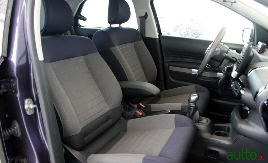 2015' Citroen C4 Cactus photo #5