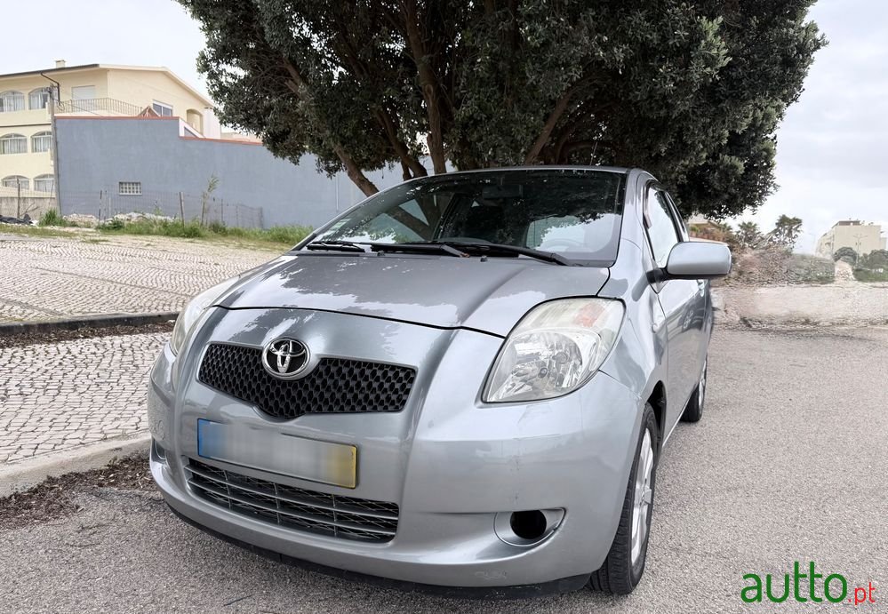 2008' Toyota Yaris photo #5