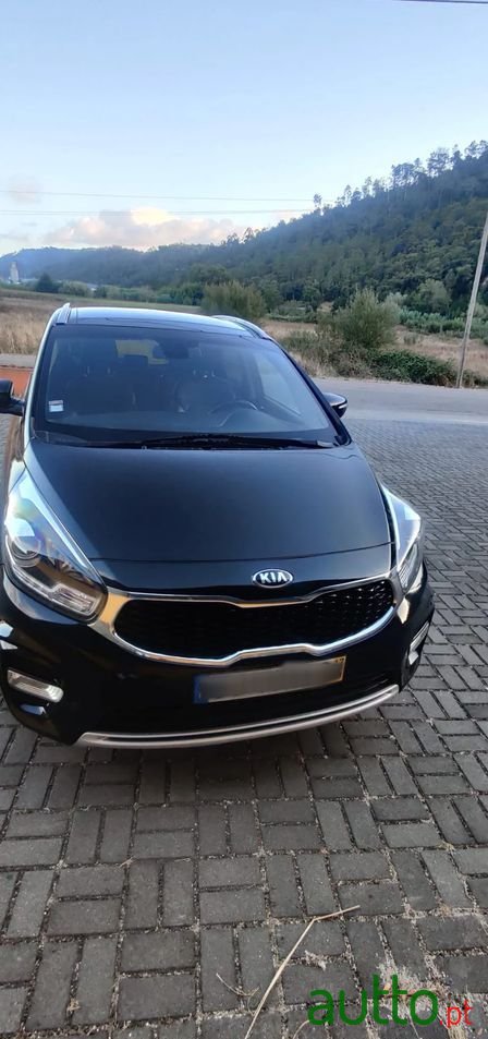 2017' Kia Carens photo #5