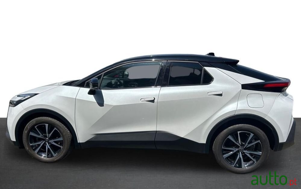 2024' Toyota C-HR photo #3