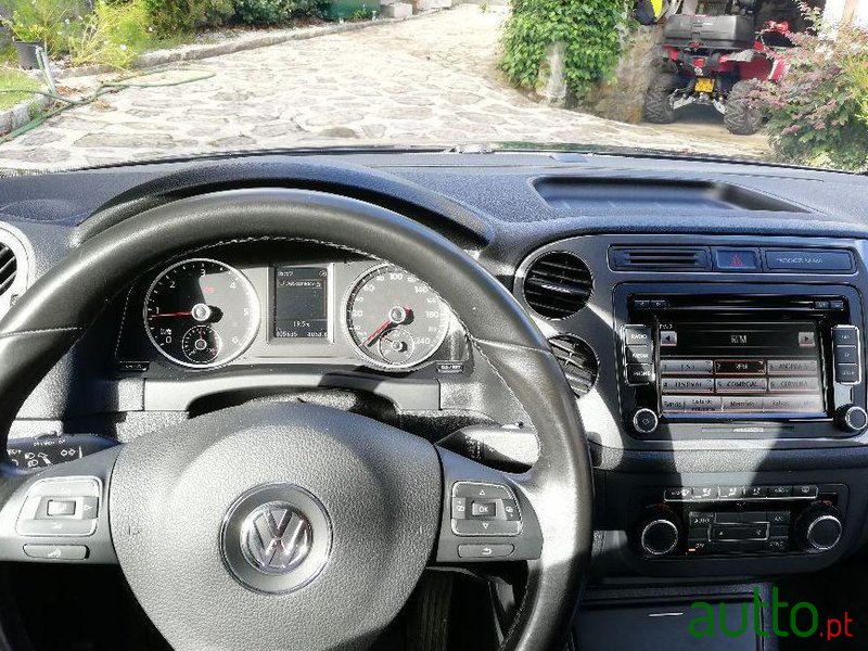 2016' Volkswagen Tiguan photo #1