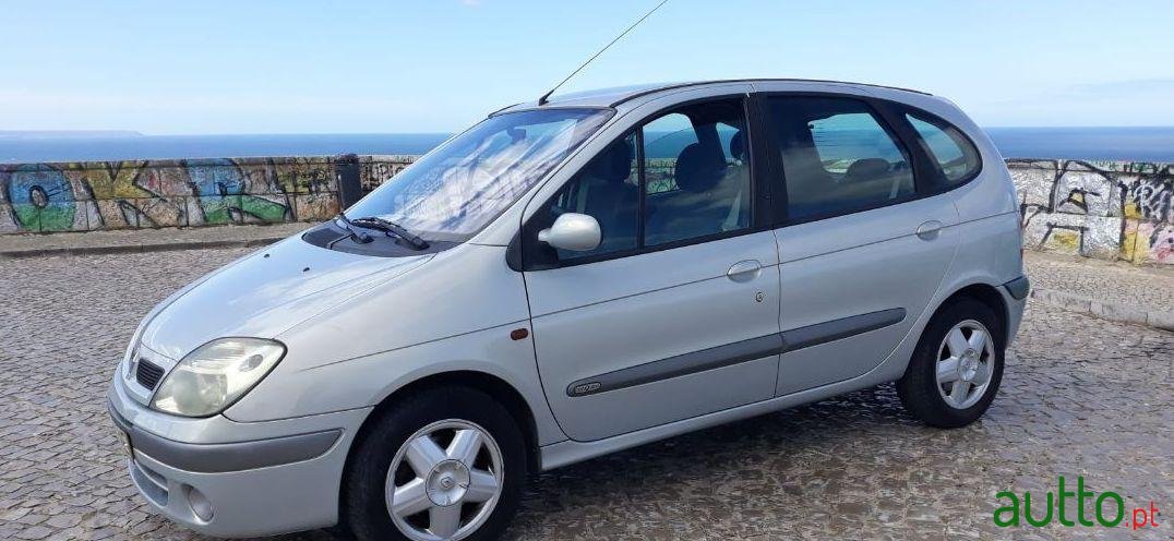 2003' Renault Scenic Dci photo #2