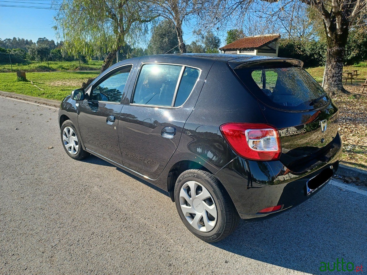 2014' Dacia Sandero photo #1