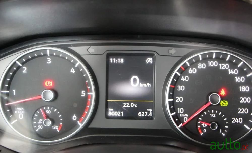 2020' Volkswagen Amarok photo #6