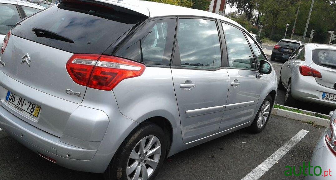 2009' Citroen C4 Picasso photo #4