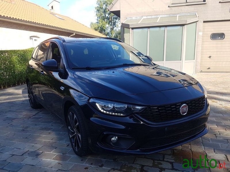 2019' Fiat Tipo Station Wagon photo #1