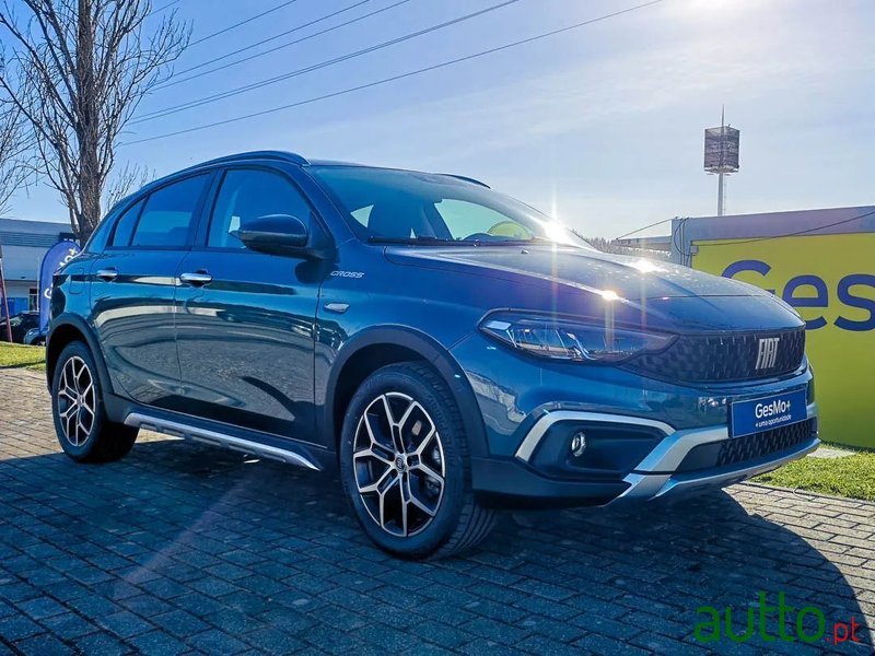 2022' Fiat Tipo Cross photo #1