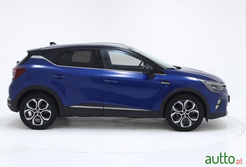 2022' Renault Captur photo #2