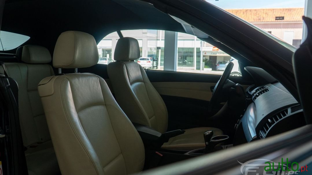 2009' BMW 120 D photo #5