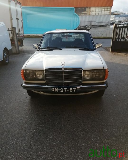 1987' Mercedes-Benz 240 photo #1