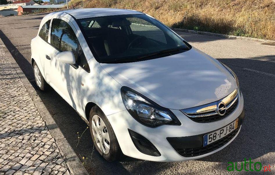2014' Opel Corsa photo #2