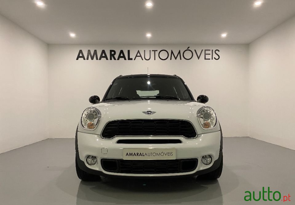 2011' MINI Countryman photo #2