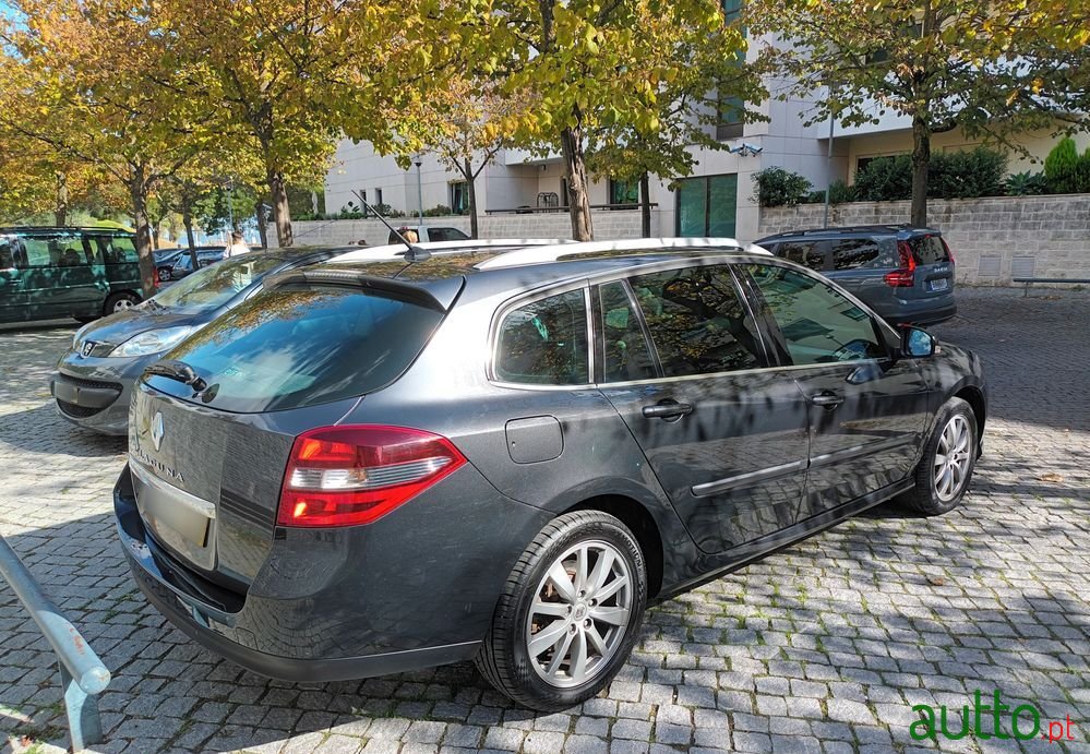 2011' Renault Laguna Break photo #3