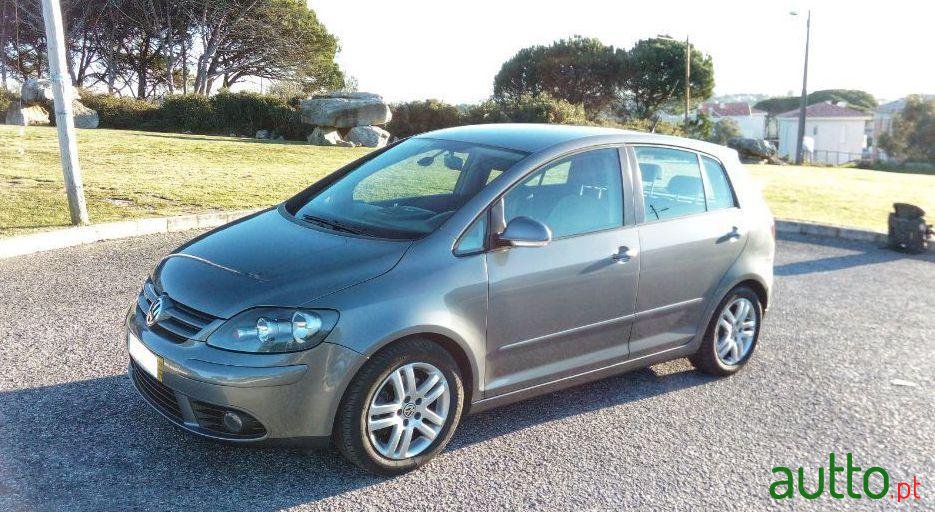 2008' Volkswagen Golf Plus photo #4