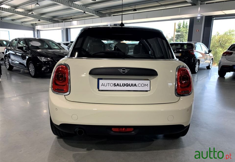 2019' MINI One photo #4