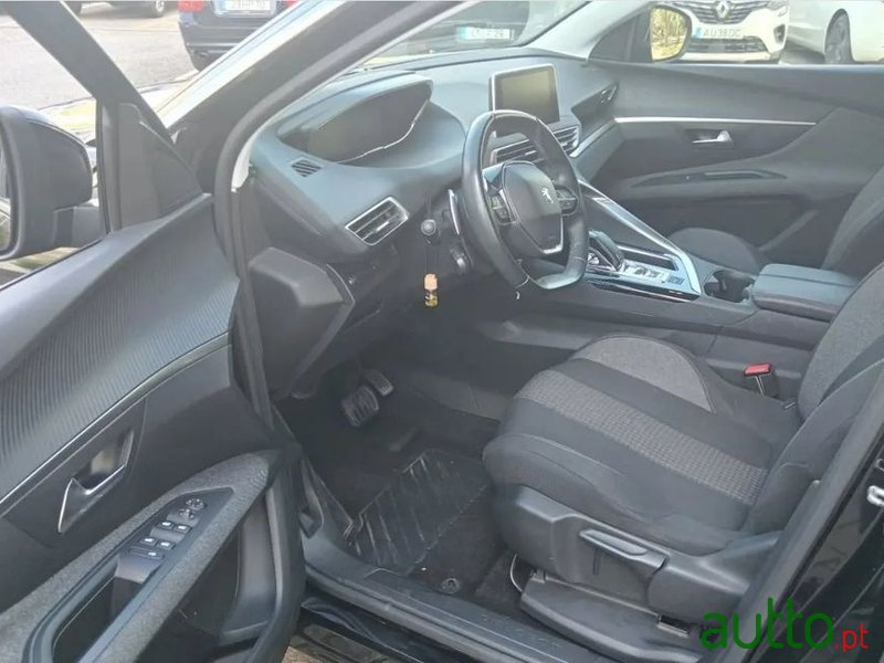 2019' Peugeot 3008 photo #5
