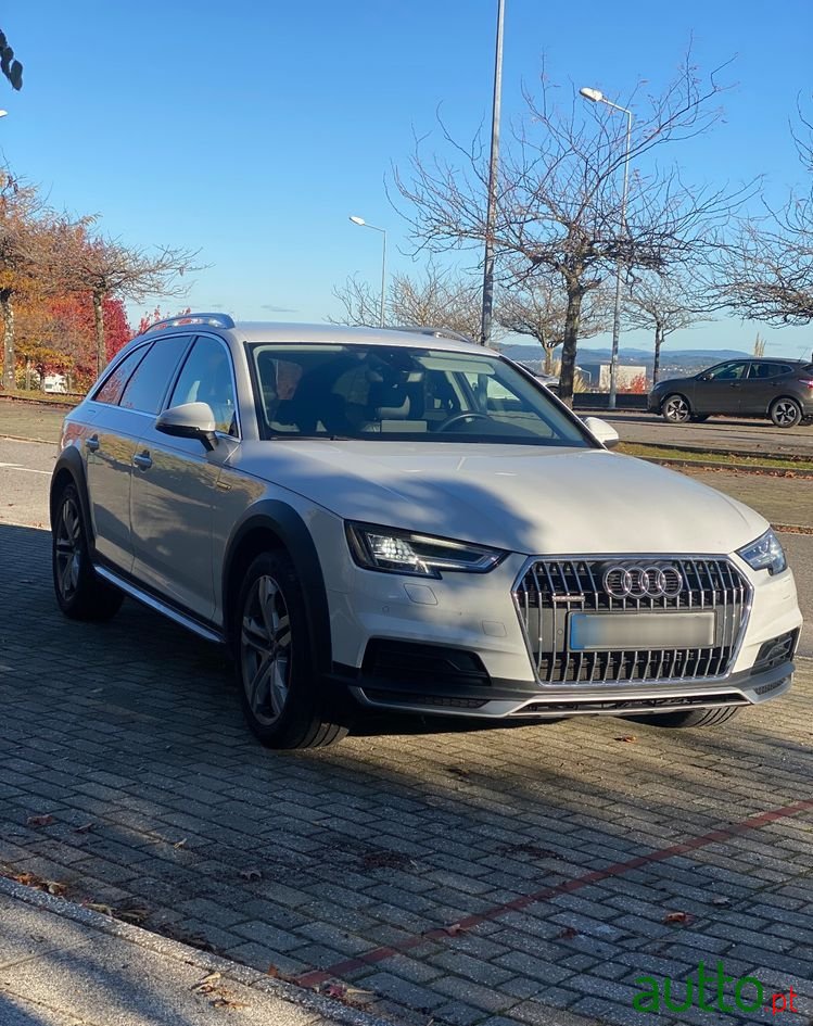 2017' Audi A4 Allroad photo #1